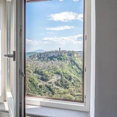 Your Charm Place With Stunning View Lubriano
